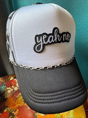 ✨ 2 for $40 ✨ White & Black 'yeah no' Chain Trucker Hat